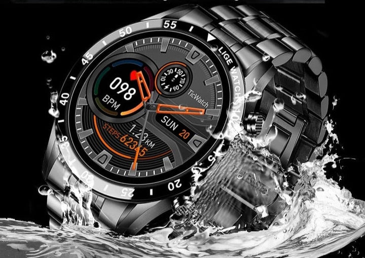 Boîtier en acier inoxydable brossé de la montre connectée 4G, élégance et robustesse pour un usage quotidien.