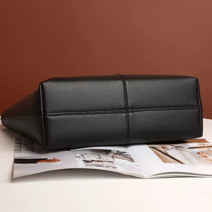 Sac cabas femme confortable en cuir vegan souple, fourre-tout élégant pour un usage quotidien.