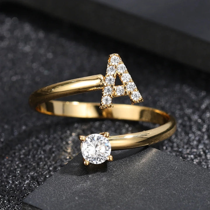 Bague initiale ajustable pour femme, personnalisée élégante en or.