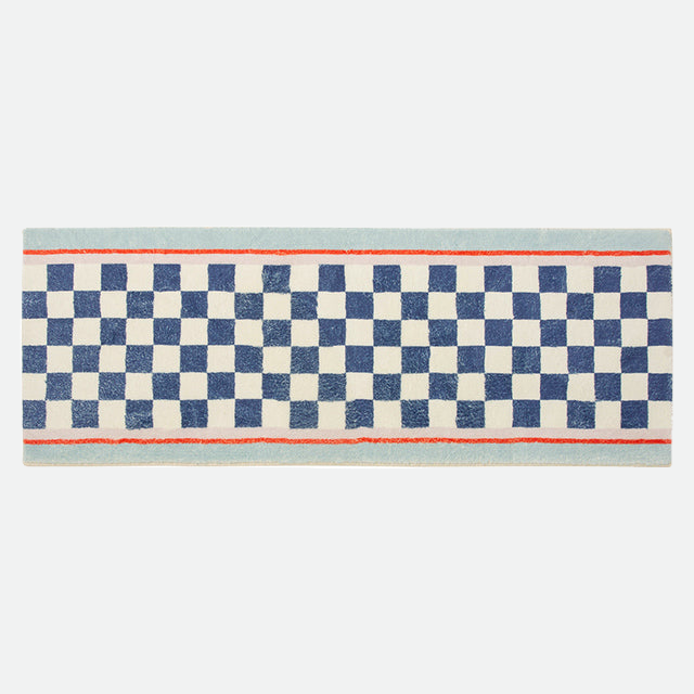 Tapis coureur à carreaux rétro en polyester, design vintage pour une ambiance chaleureuse et élégante.
