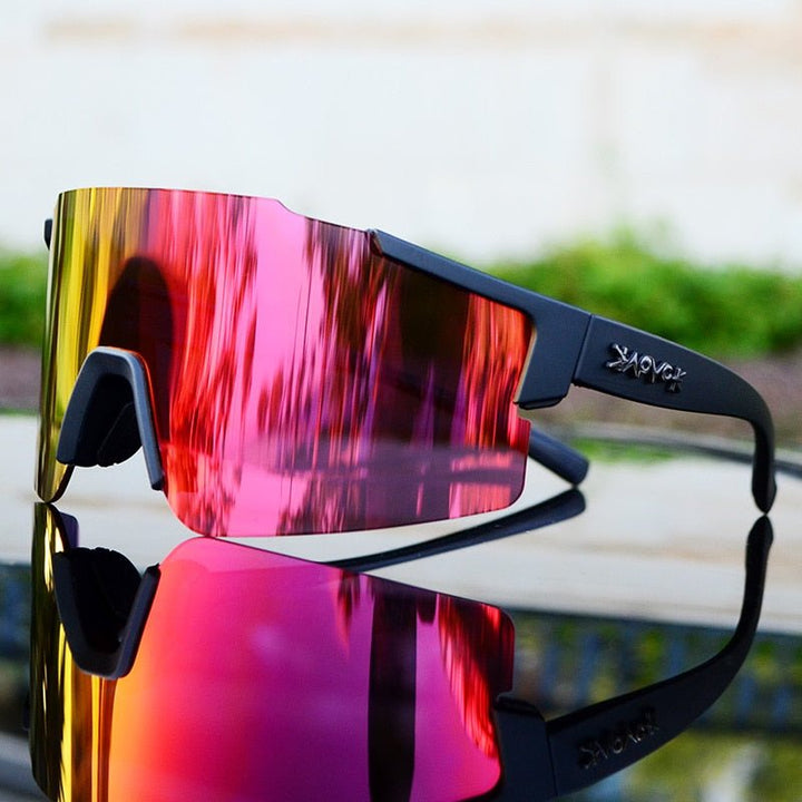 Performance et style: lunettes de soleil réfléchissantes unisexe pour le cyclisme et le sport.