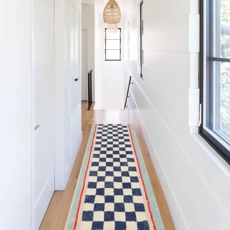 Tapis coureur vintage à carreaux, parfait pour le salon ou la chambre, ajoutant une touche rétro.