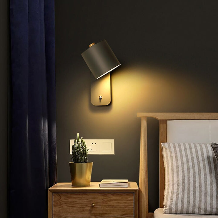 Décoration maison: applique murale LED LuminaStyle, élégante lumière intérieure, style contemporain.