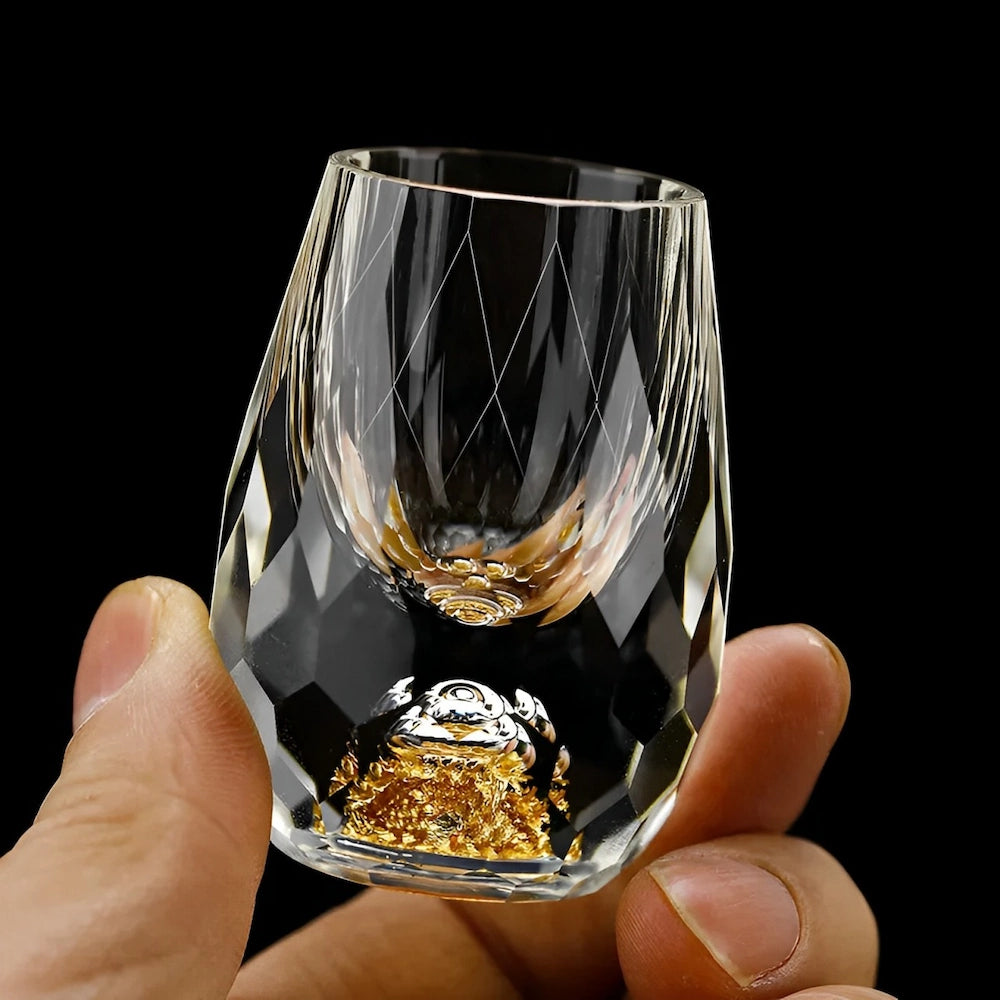 Lot de 2 verres à whisky en cristal de luxe, bords dorés faits main, parfait pour dégustation premium.