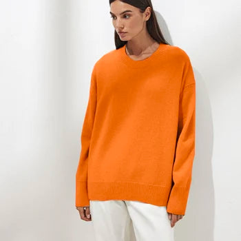 Pull femme ultra-doux et confortable. Un vêtement élégant pour l'hiver et la mode intemporelle.