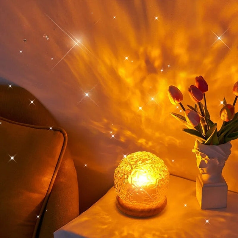 Lampe de projection LED créant des vagues d'eau relaxantes pour une ambiance décorative et apaisante.