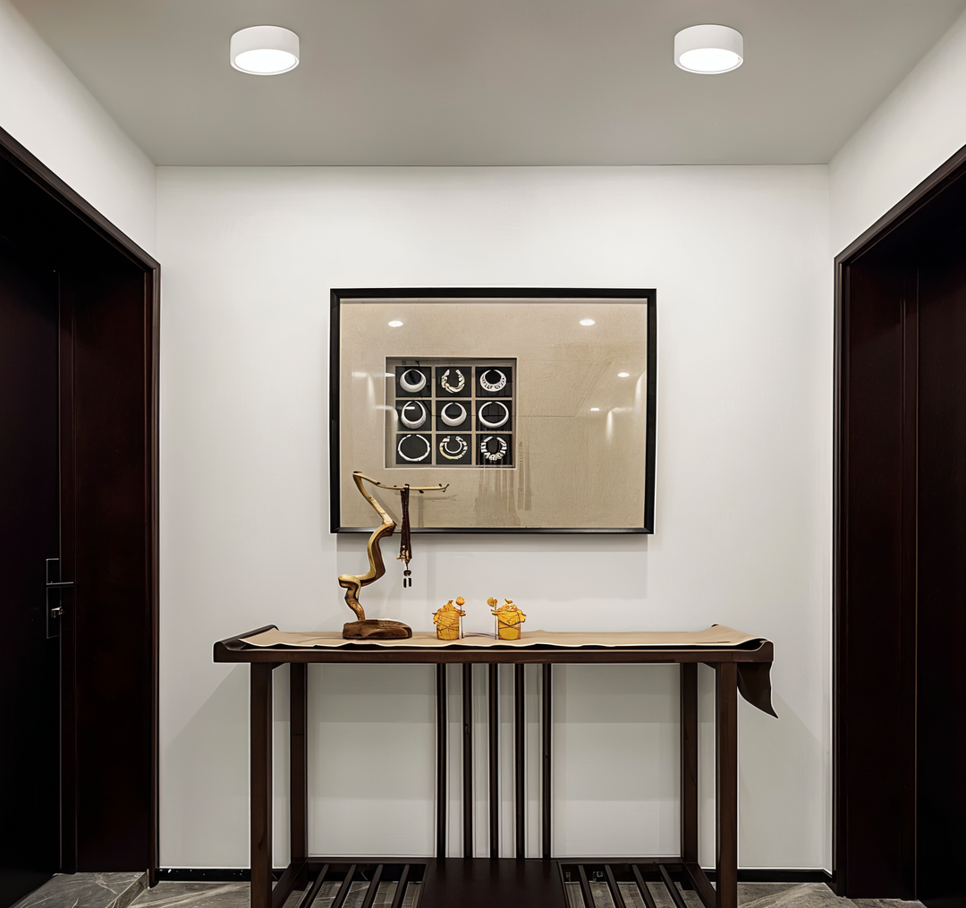 Lampe LED moderne et ronde, installation facile pour tout intérieur.