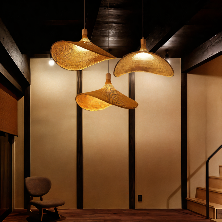 Lampe plafond en rotin, design unique et texture tressée, parfaite pour un décor bohème.
