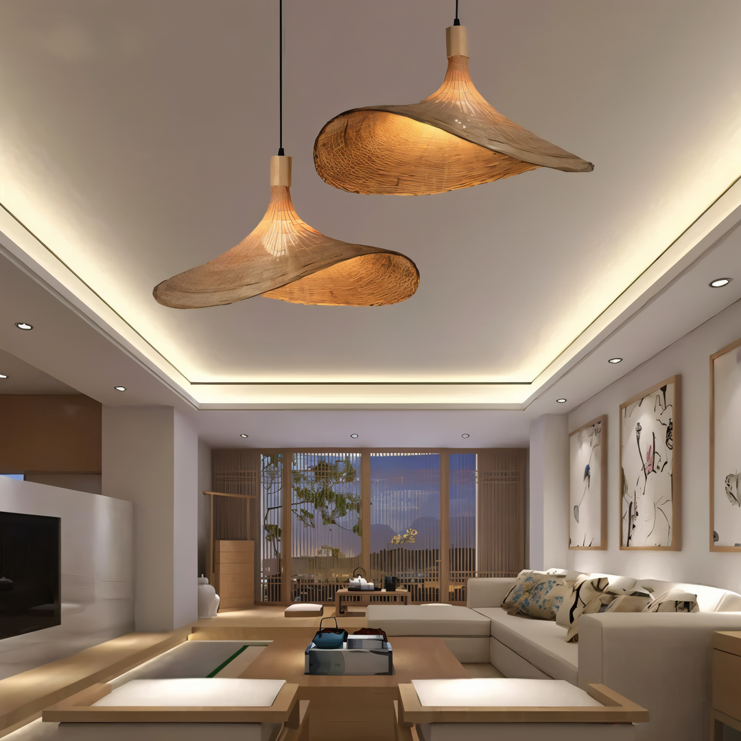 Élégante suspension en fibres naturelles, idéale pour un salon ou une chambre moderne.