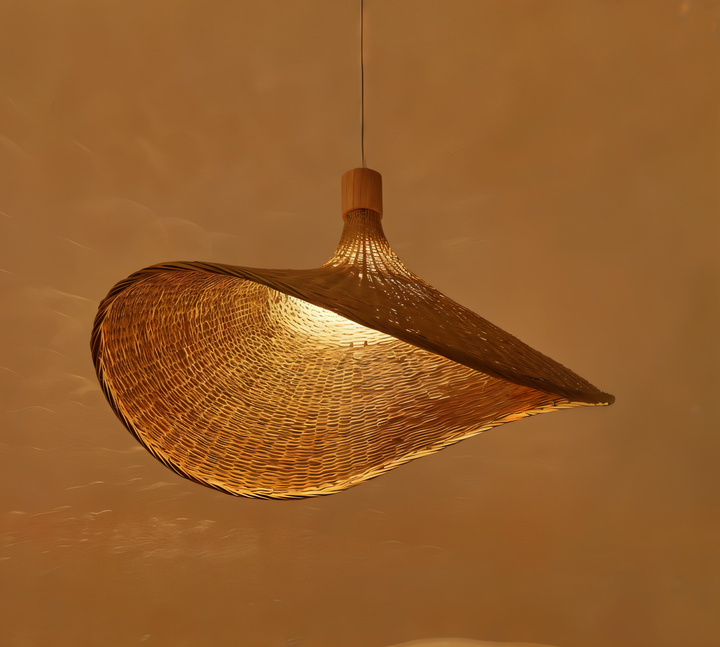 Suspension artisanale en bambou pour douille E27, un choix écologique et tendance.