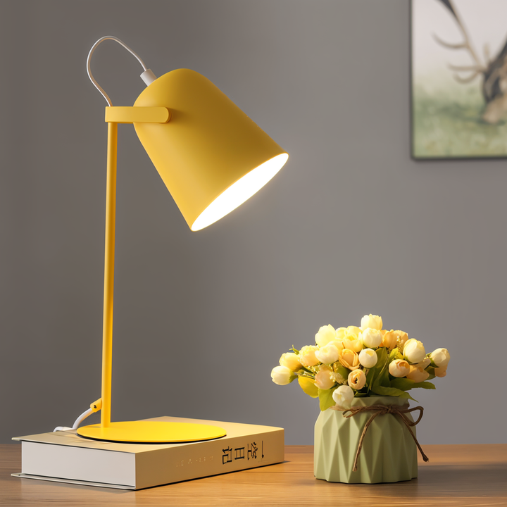 Éclairage de bureau ColoraDesk, lampe scandinave moderne et colorée, intensité lumineuse ajustable.