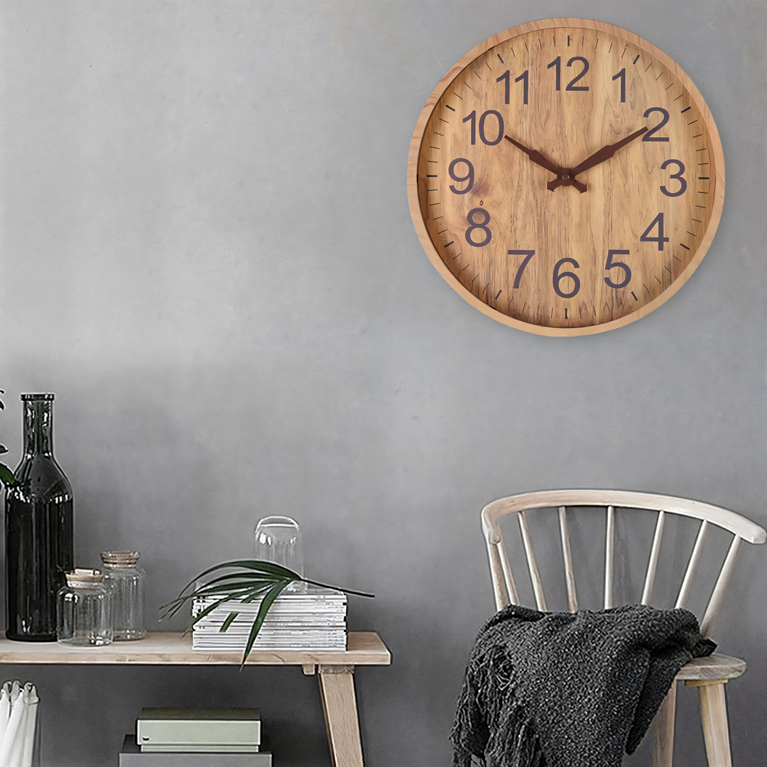 Décoration murale esthétique: horloge silencieuse en bois scandinave pour un intérieur moderne et chaleureux.