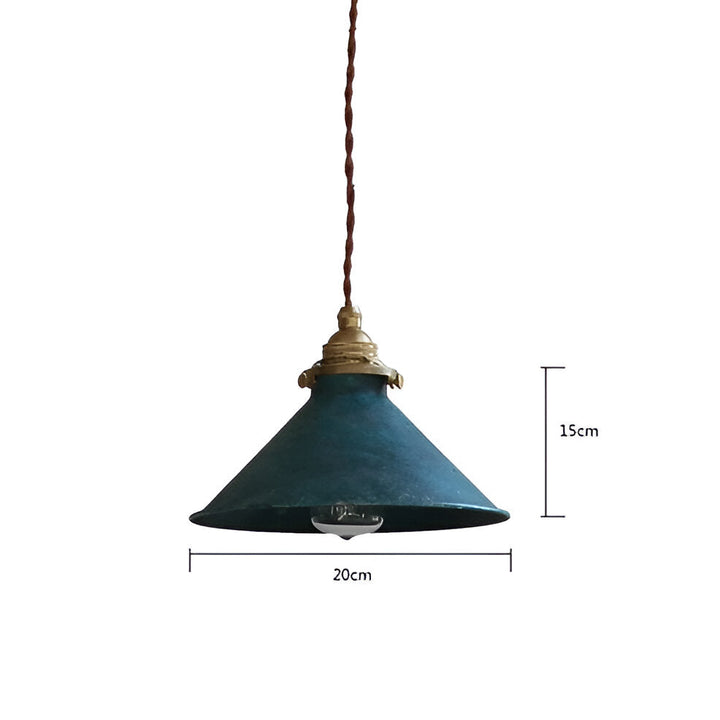 Authentique lampe suspendue industrielle conique. Luminaire de plafond vintage pour éclairage rétro maison/bureau.