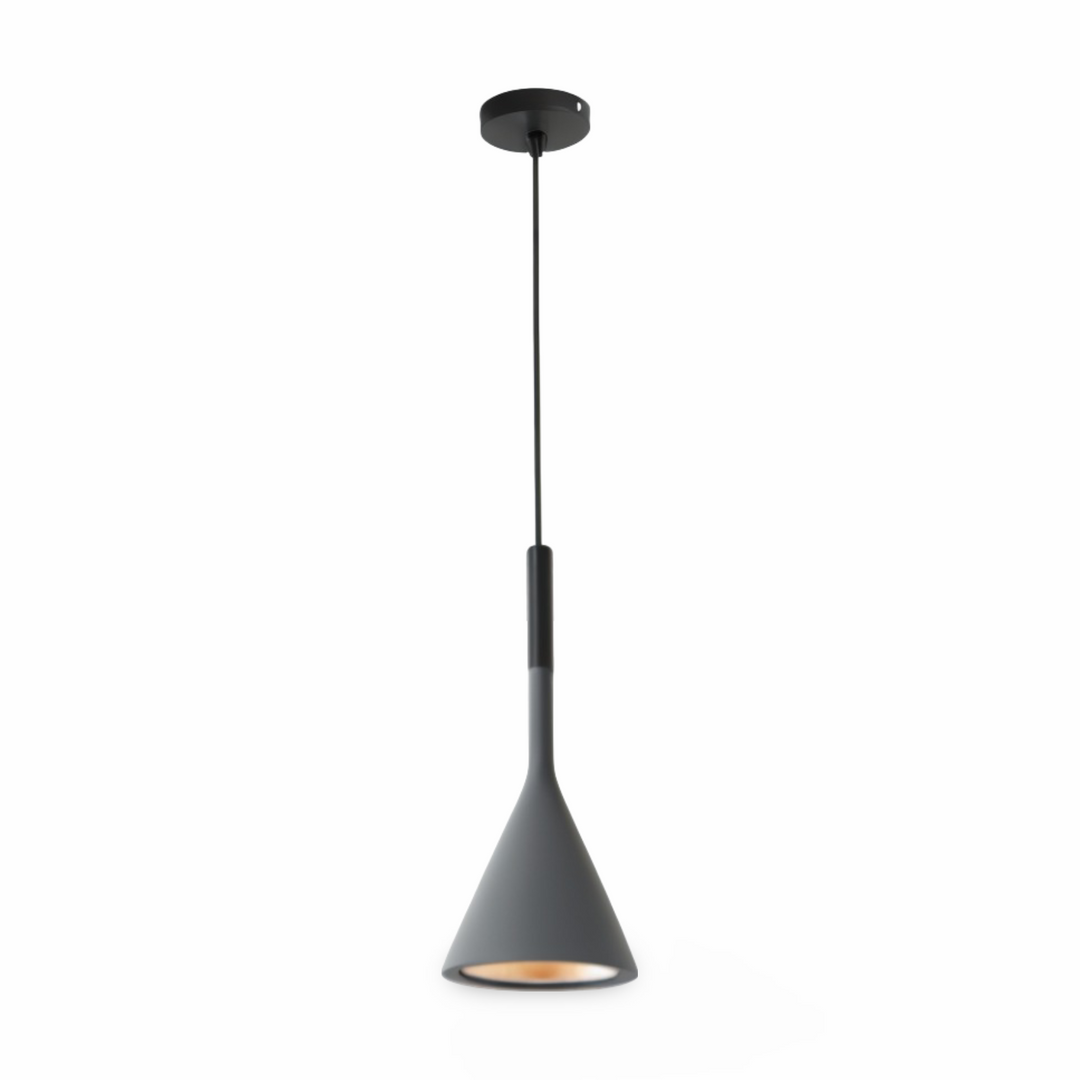 Luminaire de plafond suspendu, style scandinave, conique, pour un éclairage optimal.