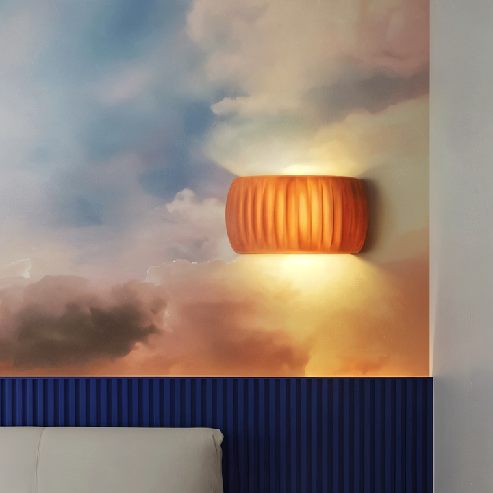 Lampe murale LED Macaron rayée, ambiance cocooning, style nordique contemporain.
