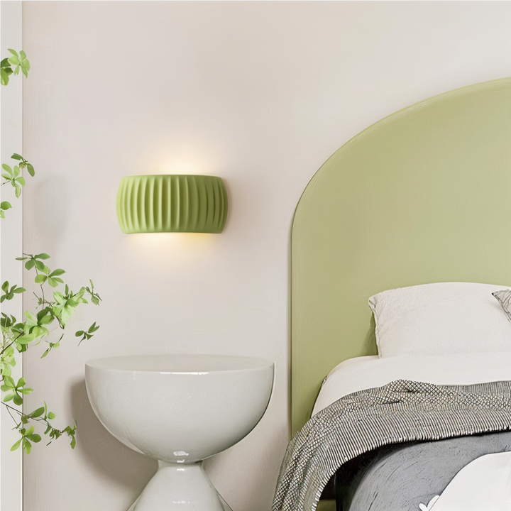 Luminaire LED orange, applique murale à rayures, style Macaron, parfait pour un intérieur cosy.