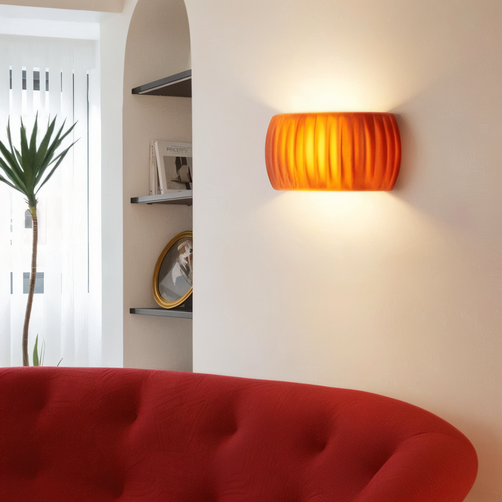 Éclairage LED doux et moderne, applique murale design Macaron rayé, style scandinave.