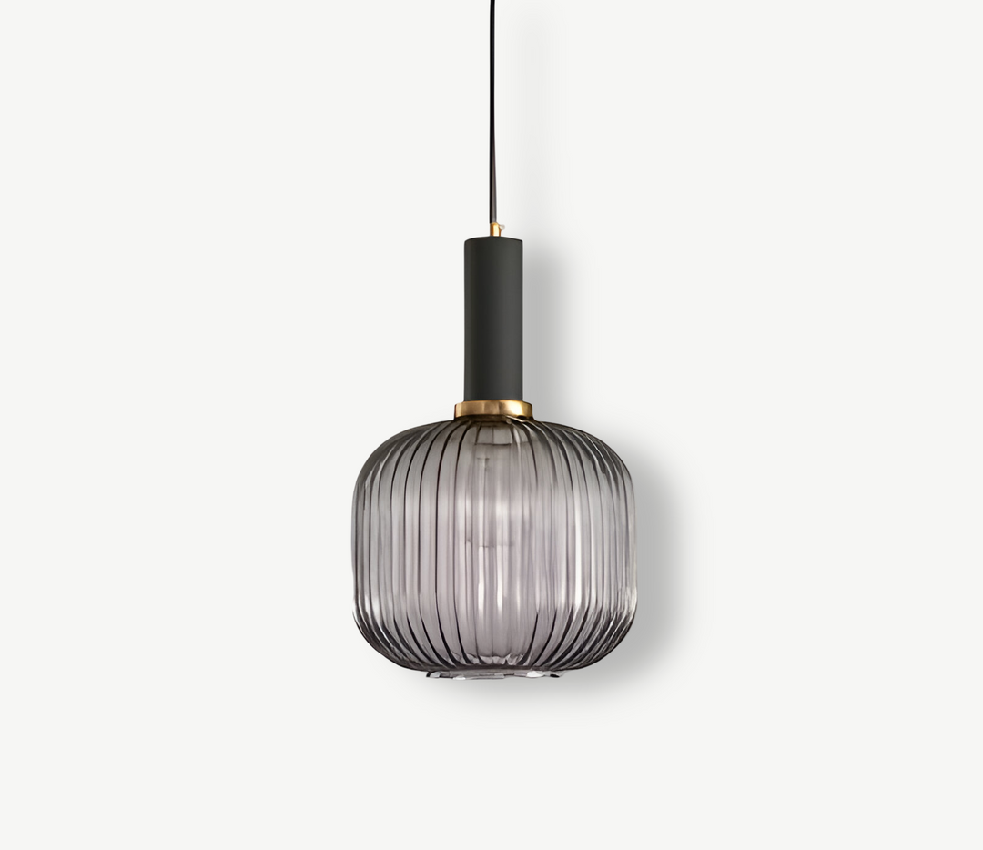 Éclairage suspension vintage en verre strié, une touche d'antan pour votre maison.
