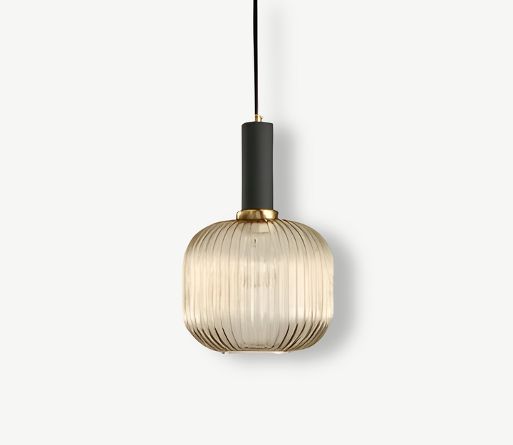 Luminaire suspendu rétro en verre texturé, idéal pour les ambiances scandinaves.