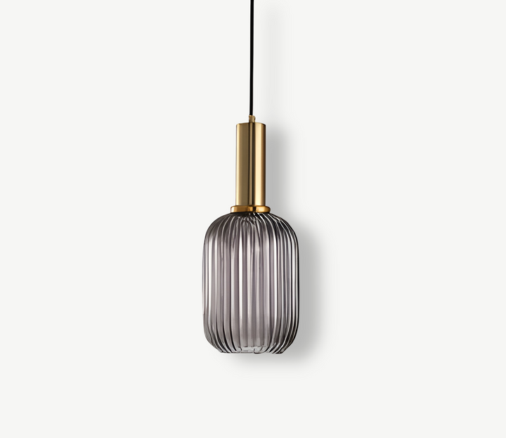 Ambiance rétro garantie avec cette suspension luminaire en verre strié, qualité supérieure.