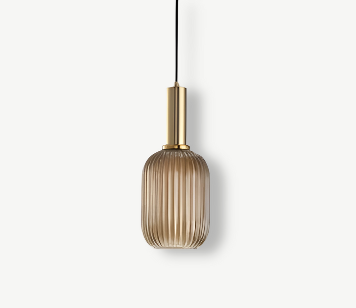 Luminaire de style vintage en verre strié, ajoutant du caractère à votre décoration.