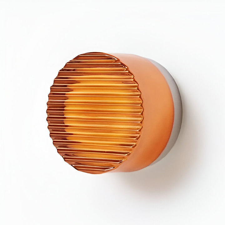 Applique LED ronde pour escalier, design intérieur, améliore l'esthétique et la sécurité des lieux.