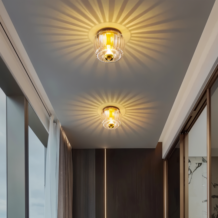 Applique LED design moderne, verre strié, parfaite pour une ambiance lumineuse nordique.