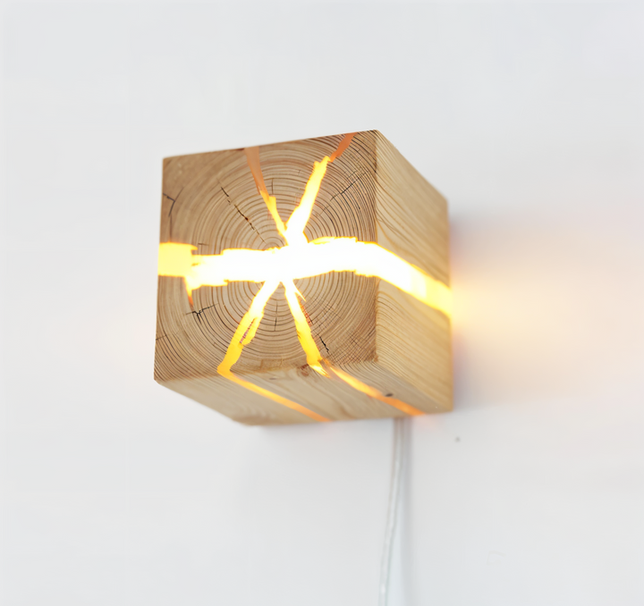 Applique LED design craquelé. Idéale pour un éclairage d'ambiance chaleureux dans une chambre ou un bureau.