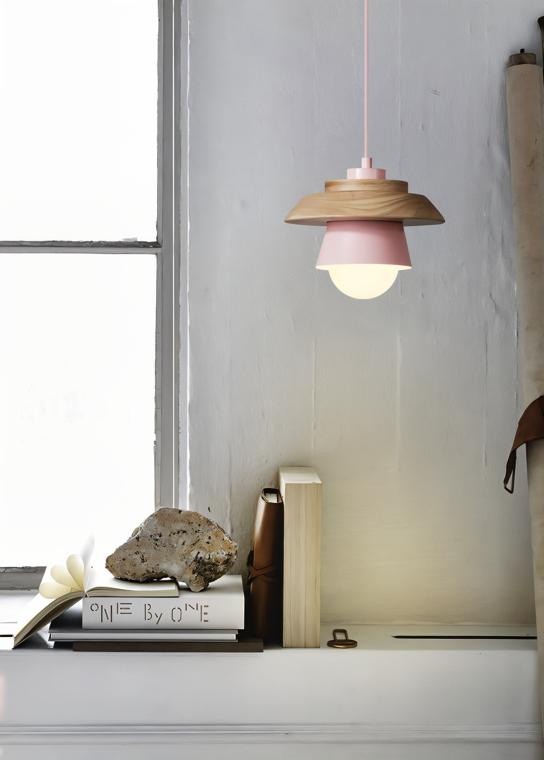 Lampe suspension décorative macaron, bois et métal, esprit scandinave pour éclairage moderne.