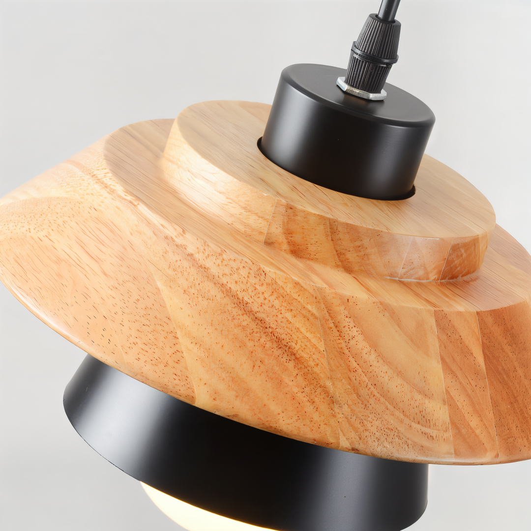 Lampe suspendue macaron bois métal, design scandinave pour une lumière d'ambiance douce.