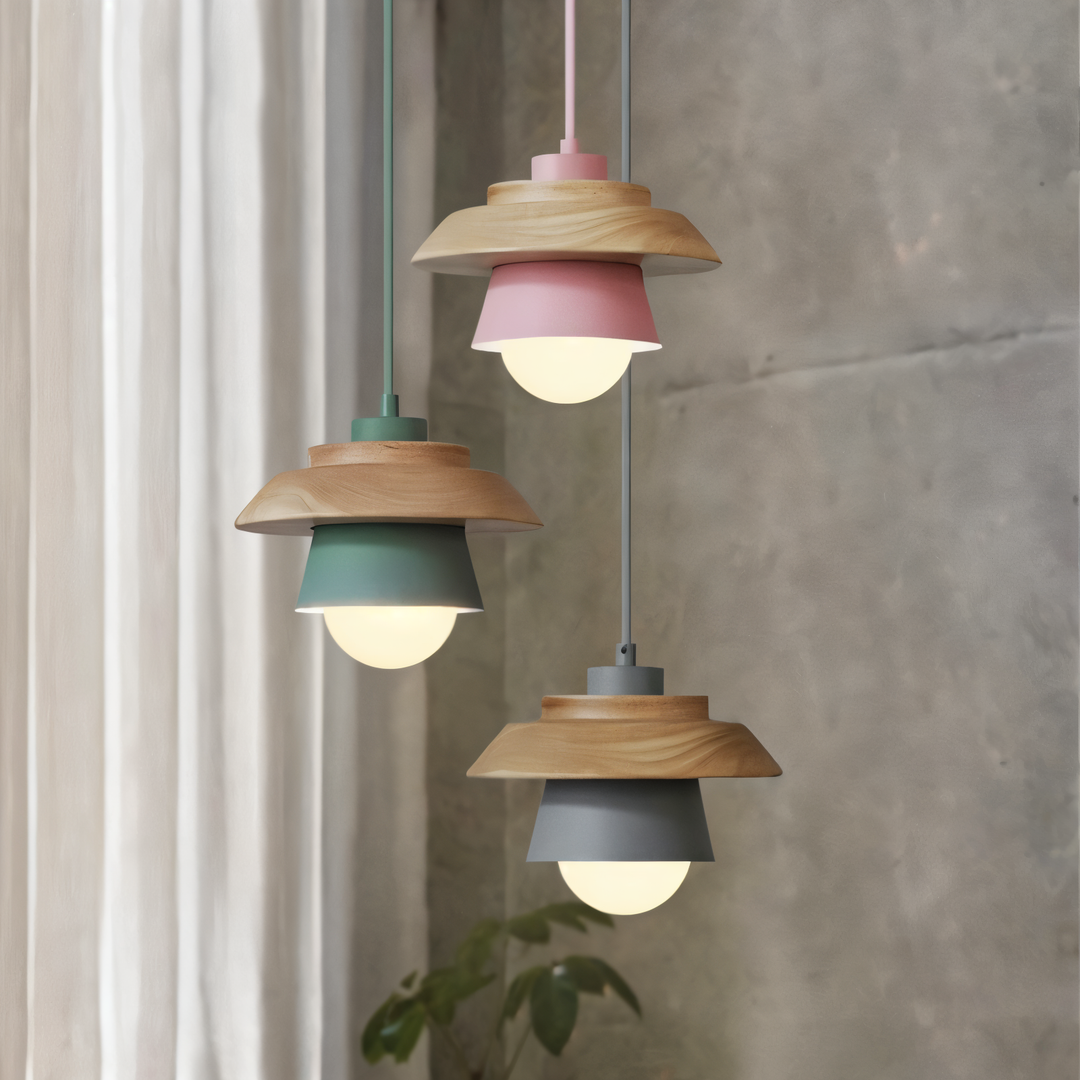 Lampe suspension scandinave macaron bois métal, design moderne pour éclairage intérieur doux.