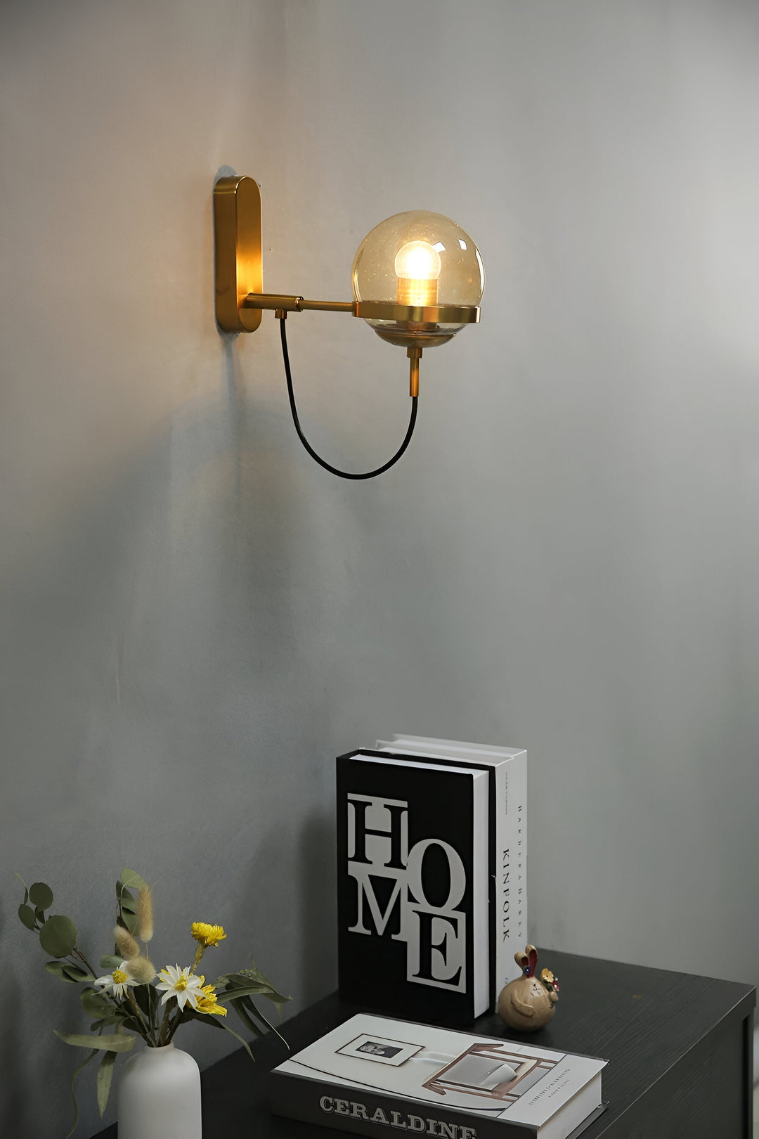 Décoration murale lumineuse Nordella, style scandinave moderne. Applique LED en verre et métal.