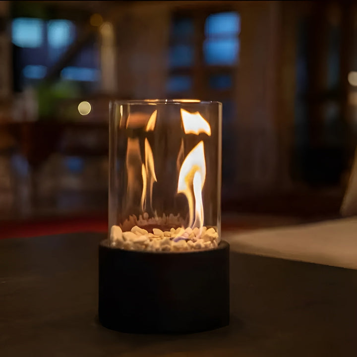 Chauffage d'appoint compact, foyer de table à flamme bioéthanol, parfait pour une ambiance cosy et propre.