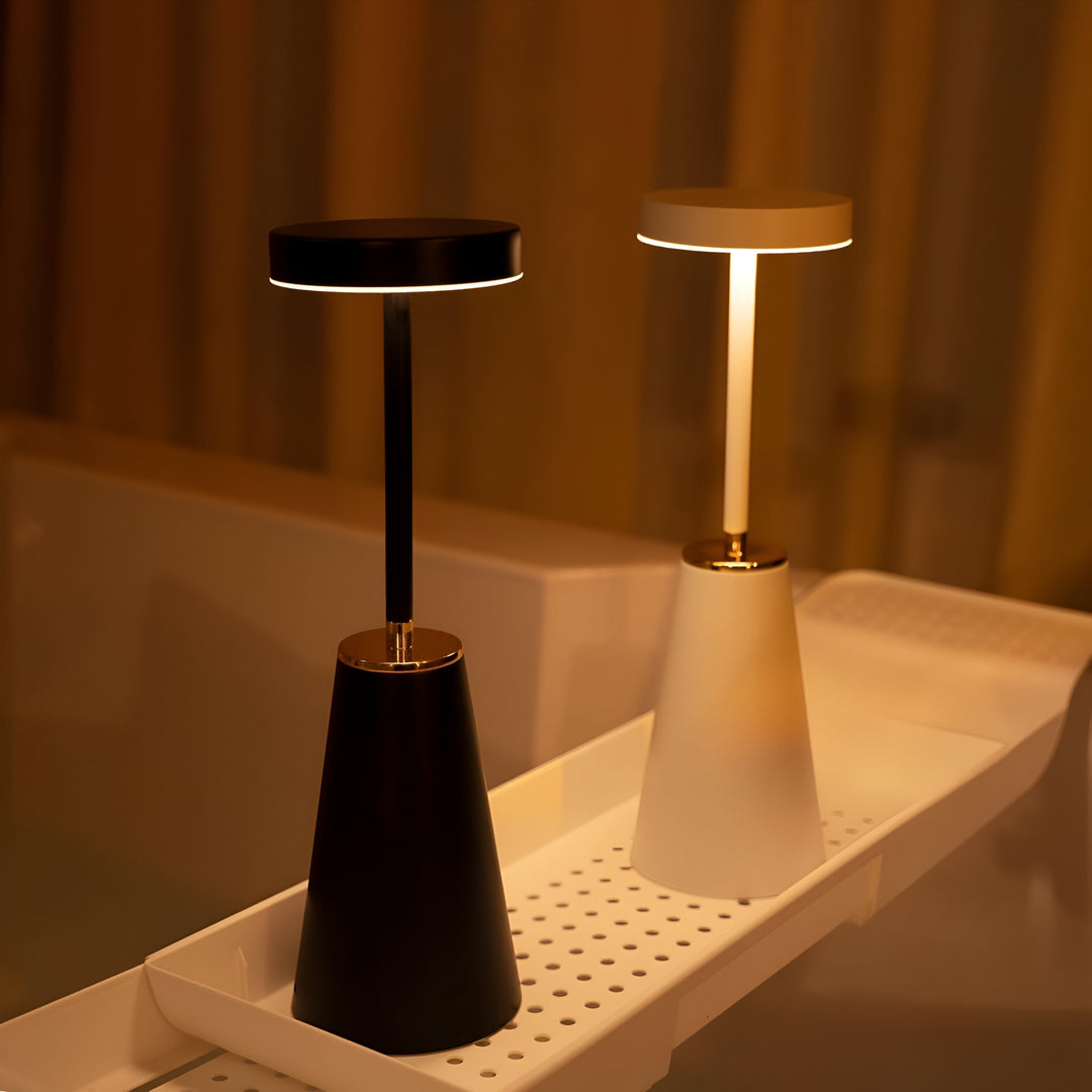 Lampe de table sans fil moderne, idéale pour éclairage d'ambiance et décoration intérieure élégante.