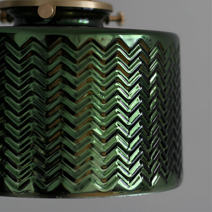 Luminaire design, applique murale en verre texturé et détails en cuivre brossé.