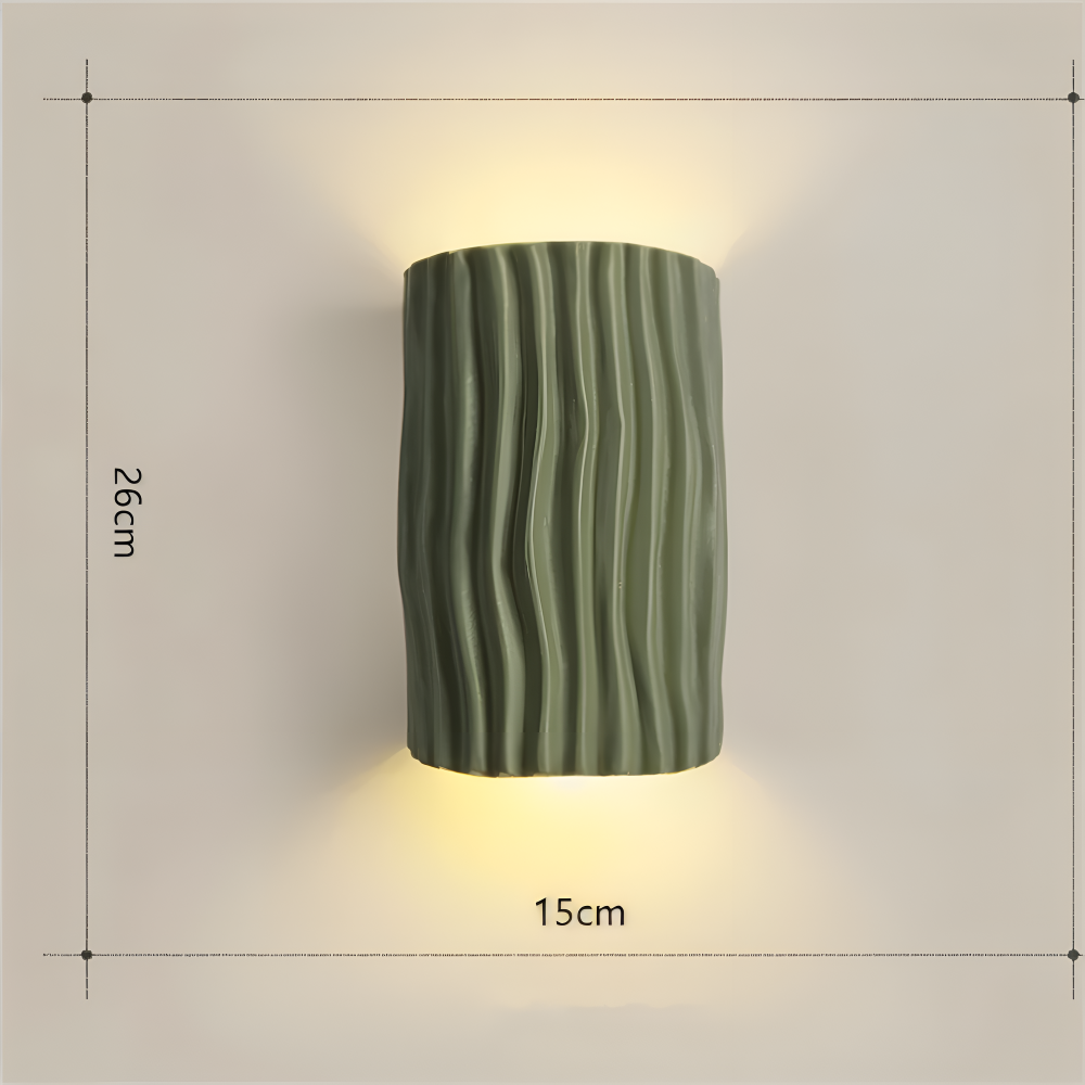 Lumière LED ambiante, applique murale Veloura plissée, idéale pour un espace de vie moderne.