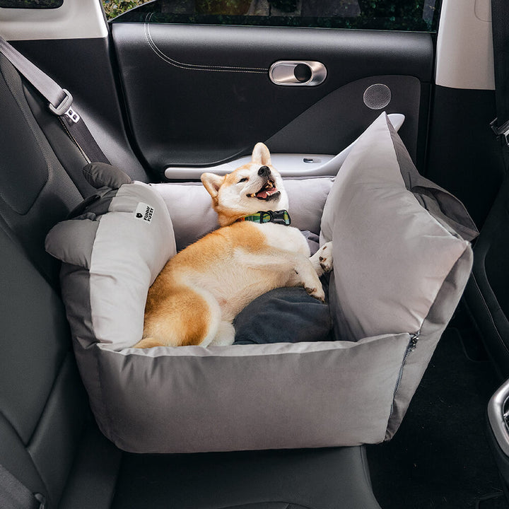 Offrez sécurité et confort à votre chien avec cet accessoire auto pratique et cosy.
