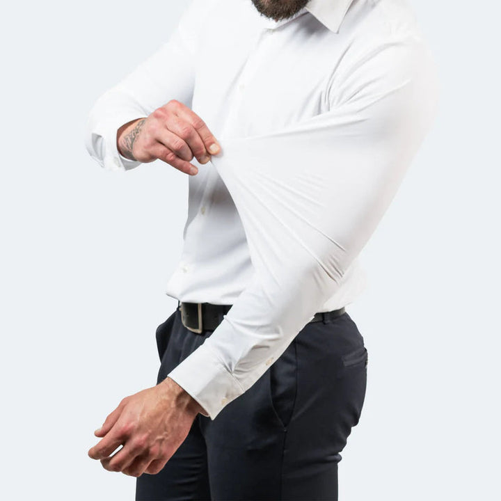Chemise homme polyvalente, infroissable et extensible, pour un style impeccable et sans effort en toute occasion.