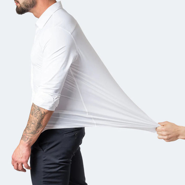 Chemise homme en tissu stretch respirant, infroissable, assure un confort et une élégance décontractée durable.