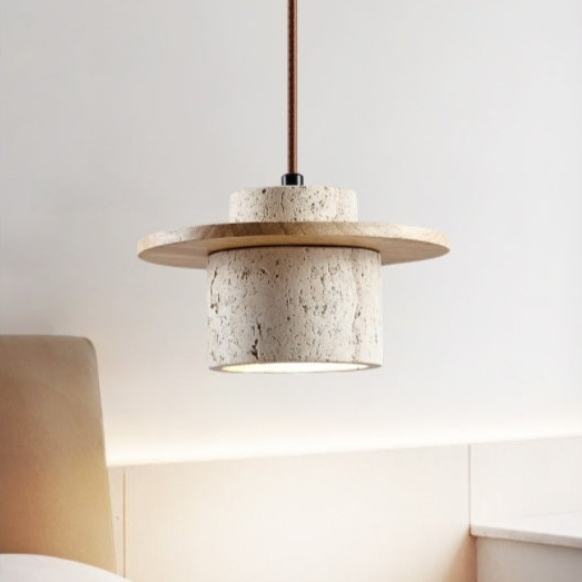 Suspension design moderne en travertin et bois naturel, élégante pour un intérieur contemporain. Luminaire en pierre.