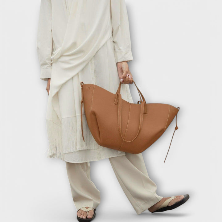 Sac à main élégant et durable en simili cuir pour femme, un choix de mode éthique.