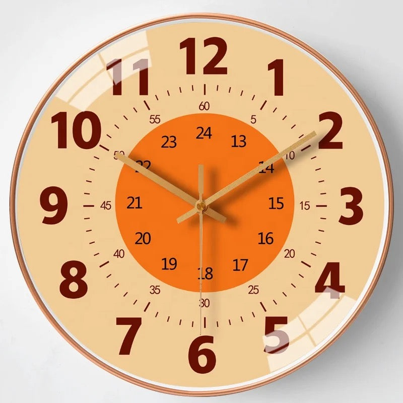 Horloge enfant décorative et pédagogique en plastique, design ludique, pour apprendre l'heure en s'amusant.