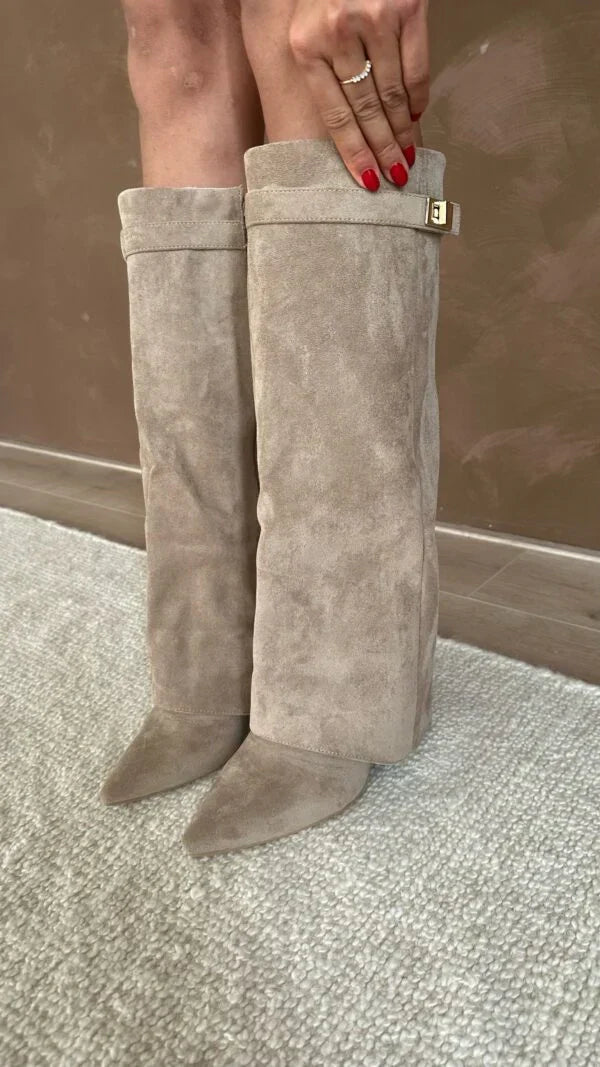 Bottes hautes femme élégantes à talons, parfaites pour l'hiver. Confort et style chic mode femme.