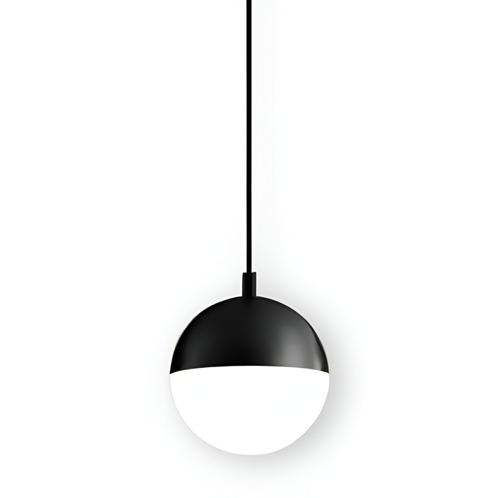Suspension lumineuse en cristal, or et noir, pour un éclairage d'ambiance raffiné et design dans votre maison.