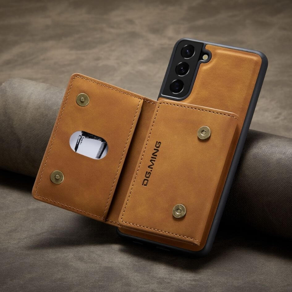 Coque de protection en cuir fin pour téléphone, design élégant et système magnétique.