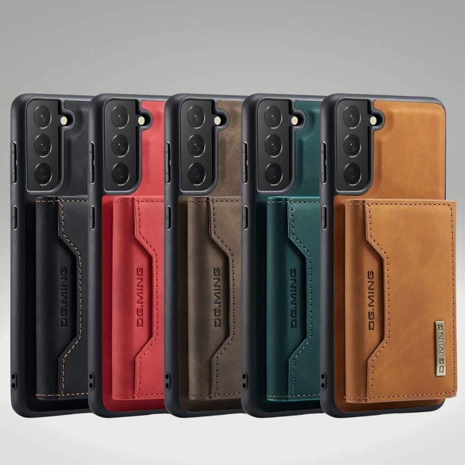 Gros plan sur la texture du cuir et la fermeture magnétique de l'étui pour téléphone.
