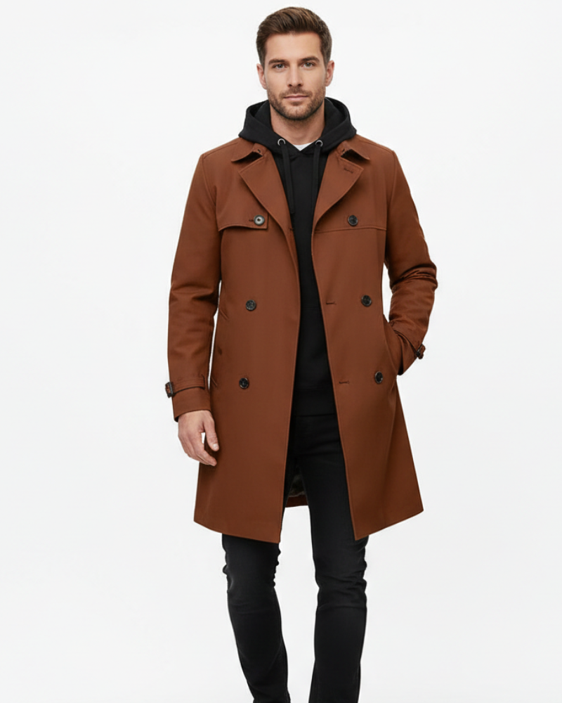 Trench-coat homme élégant, beige, double-boutonnage et ceinture. Veste classique pour automne/hiver chic.