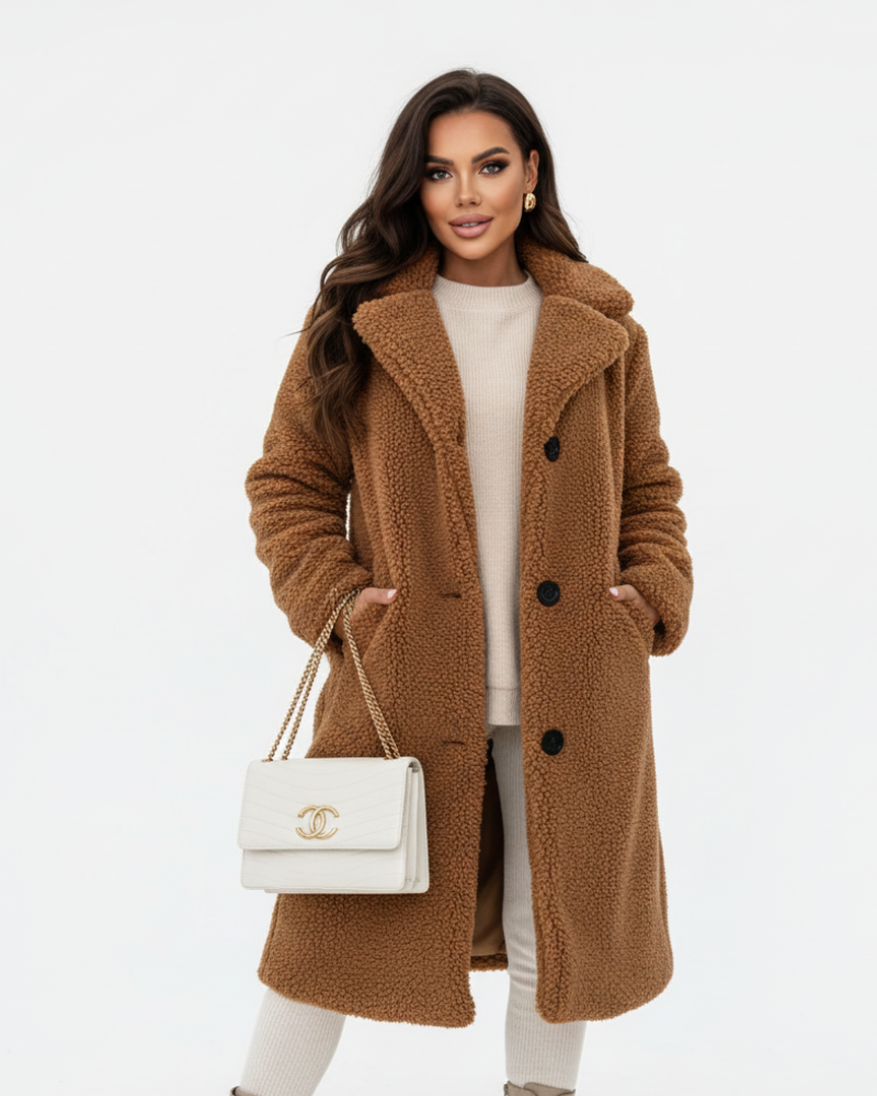 Veste longue femme hiver, chaude et douce. Manteau beige élégant pour protection et confort quotidien.