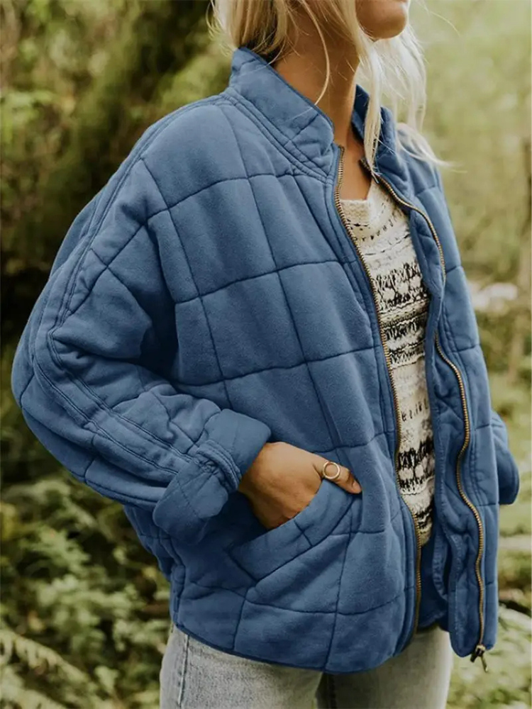 Veste femme matelassée moderne, coupe ajustée, élégance et chaleur garanties.