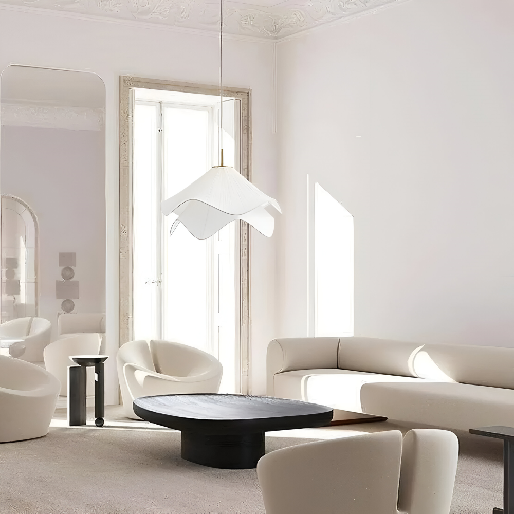 Suspension de plafond Japandi, design fleuri en tissu, idéale pour une décoration intérieure moderne.